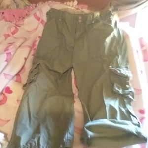Ladies washed olive colored capris size 6